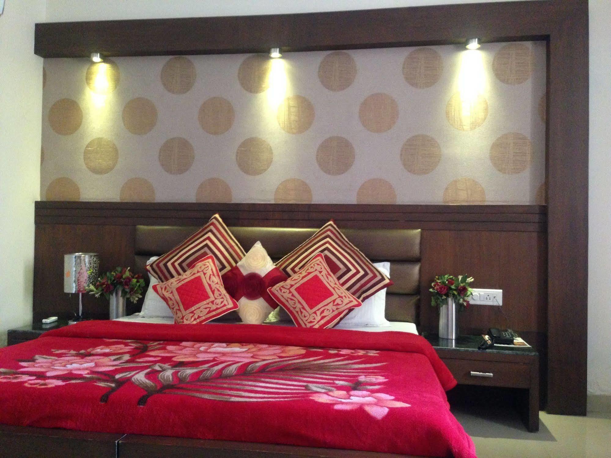 Namaskar Residency Otel Amritsar Dış mekan fotoğraf