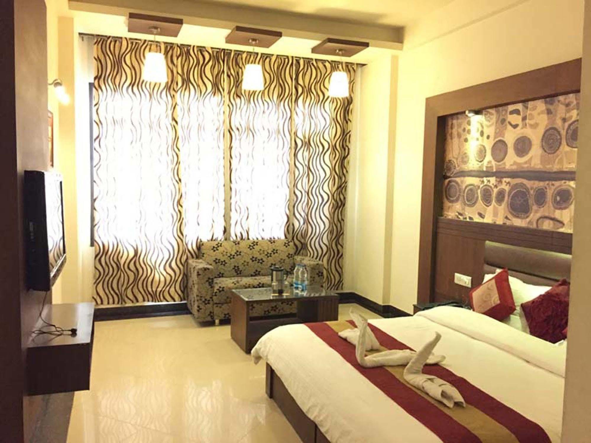 Namaskar Residency Otel Amritsar Dış mekan fotoğraf